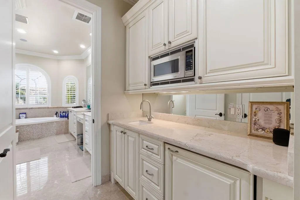 2nd Floor Primary/Ensuite