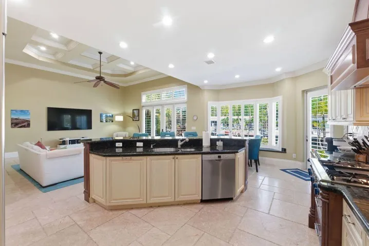 Peninsula island with recessed sink