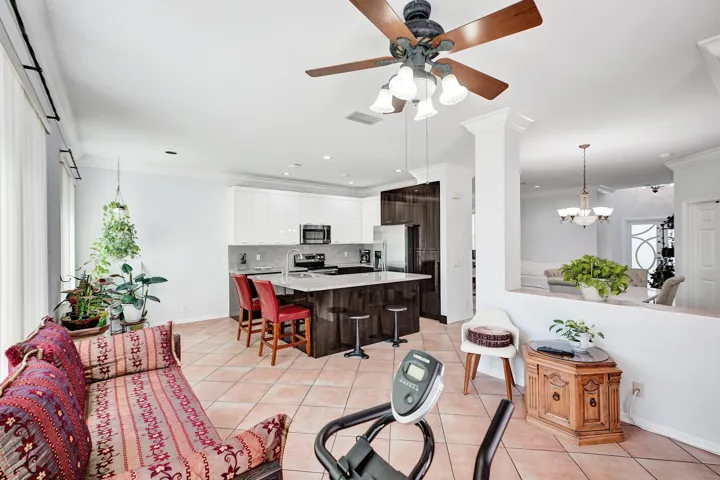 FLORIDA ROOM