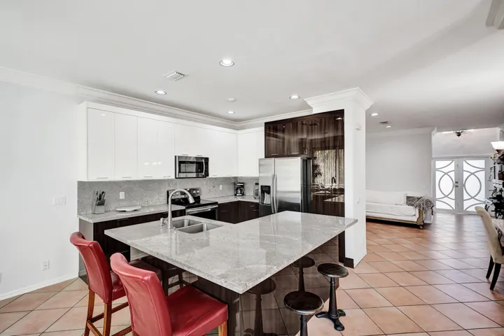 REMODELED ITALIAN STYLE KITCHEN