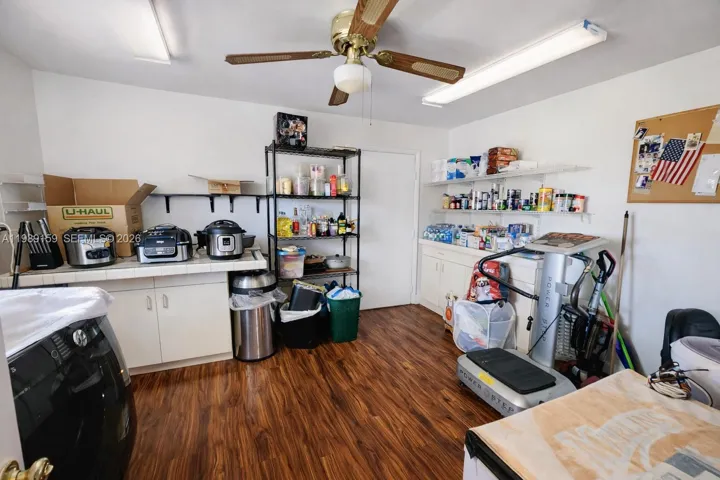 Pantry/Laundry