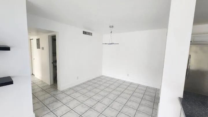 Dining Rm.