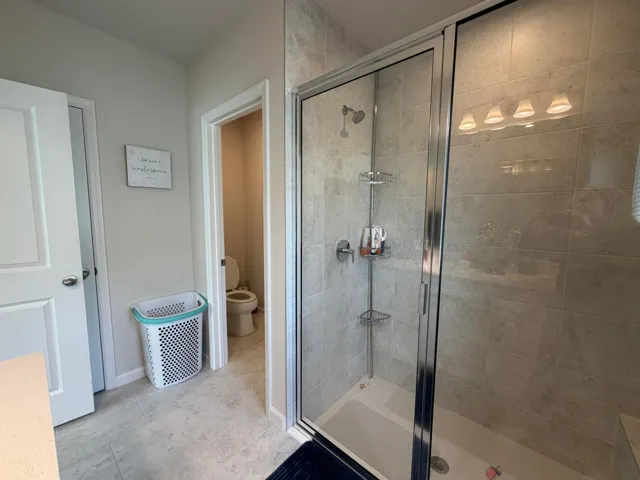 3030 RF Main Bath2