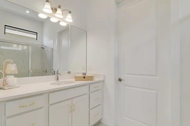 Dual Separated Vanities