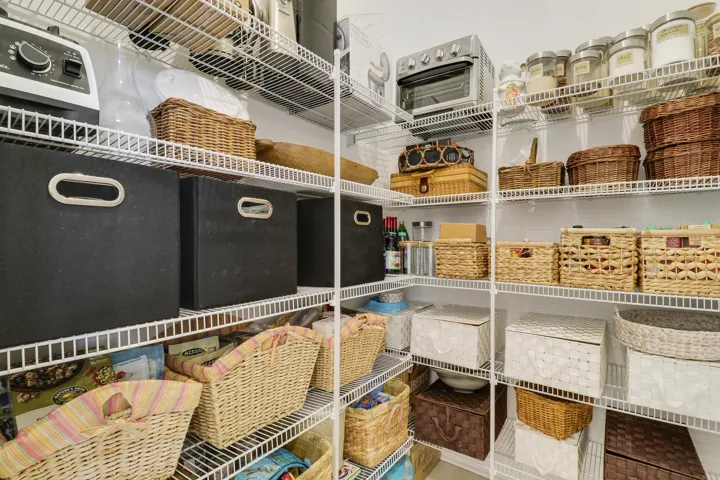 Walk-in Pantry