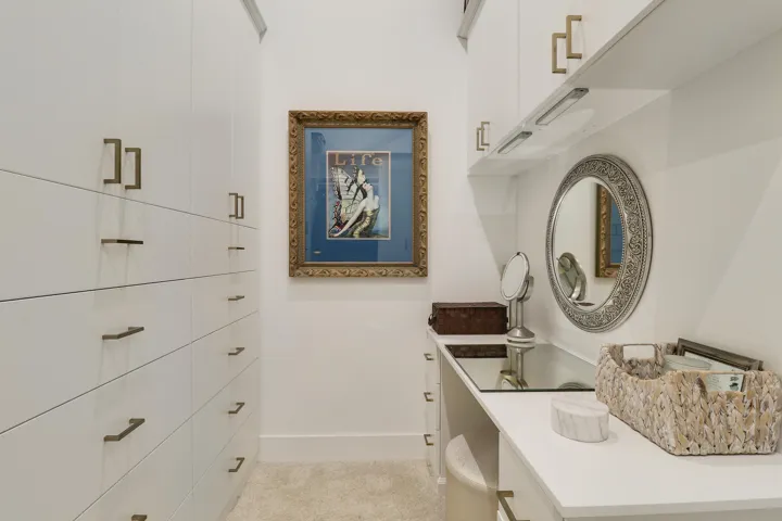 Private Vanity Dressing Room