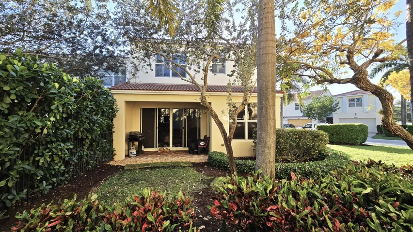 Private Backyard & Patio