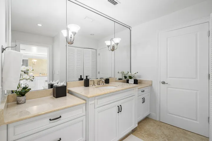 025-820PalmTrail-DelrayBeach-FL-33483-FU
