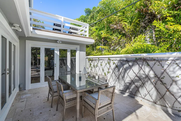 035-820PalmTrail-DelrayBeach-FL-33483-FU