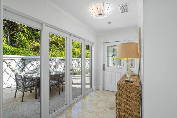 003-820PalmTrail-DelrayBeach-FL-33483-FU