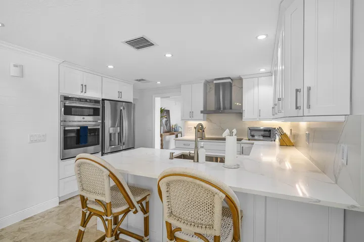 007-820PalmTrail-DelrayBeach-FL-33483-FU