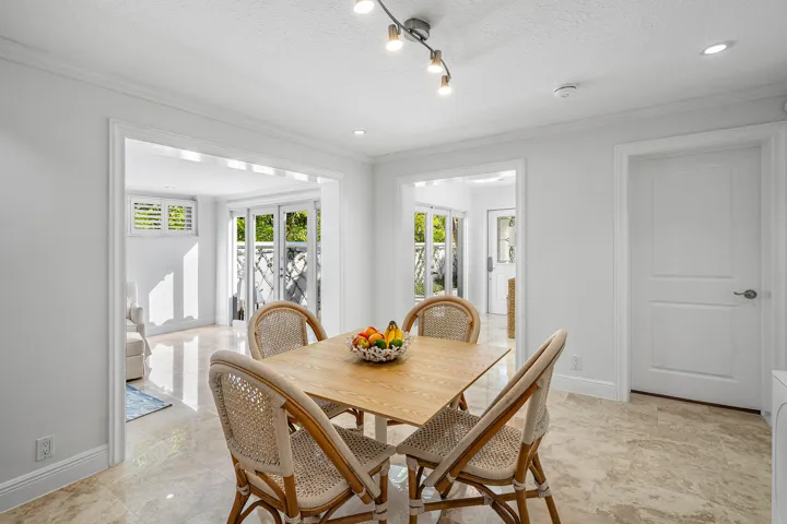 010-820PalmTrail-DelrayBeach-FL-33483-FU