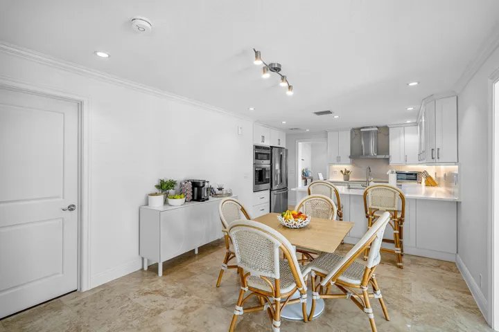 006-820PalmTrail-DelrayBeach-FL-33483-FU