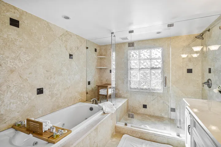 026-820PalmTrail-DelrayBeach-FL-33483-FU