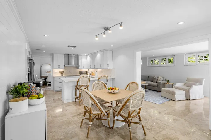 011-820PalmTrail-DelrayBeach-FL-33483-FU
