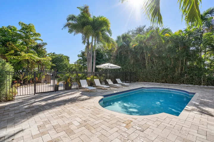 040-820PalmTrail-DelrayBeach-FL-33483-FU
