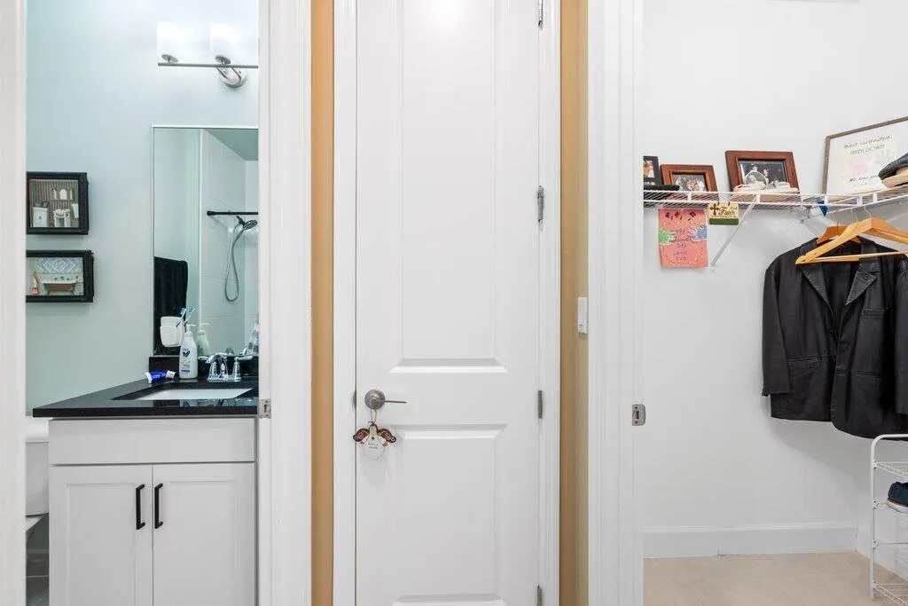 Bedroom Walk-in and ensuite