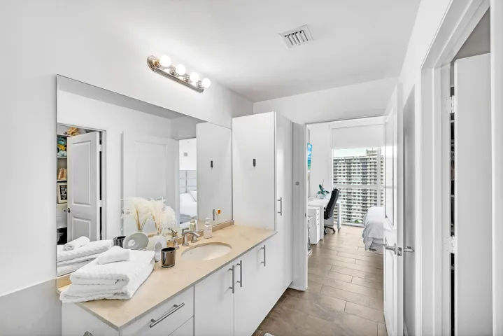 25 Guest Bathroom (5)