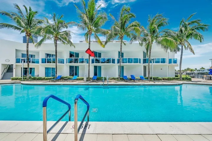 30 Cabana