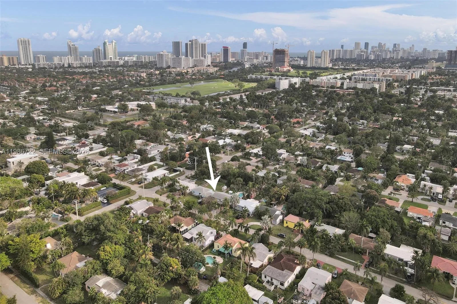 MINUTES FROM HALLANDALE BEACH AND SUNNY ISLES BEACH!