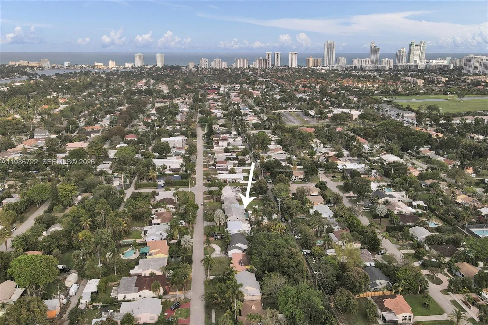 MINUTES FROM THE ATLANTIC OCEAN AND HOLLYWOOD BEACH!