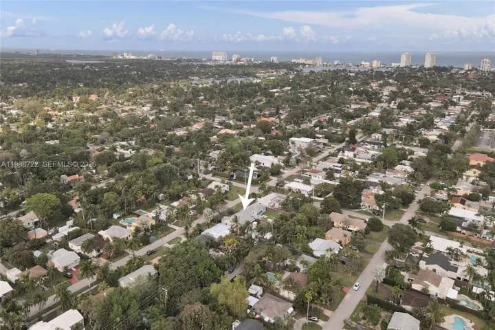 MINUTES FROM HOLLYWOOD BEACH AND THE BOARDWALK!