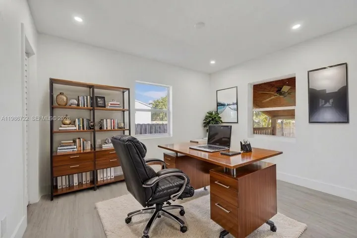 TURN ONE OF YOUR NEW BEDROOMS INTO THE PERFECT OFFICE!