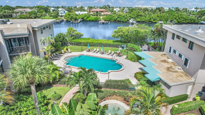 Heated Pool & Intracoastal