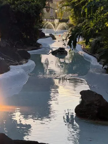 Lazy river
