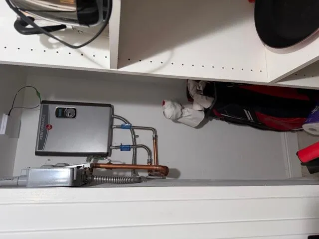 Guest full bathroom