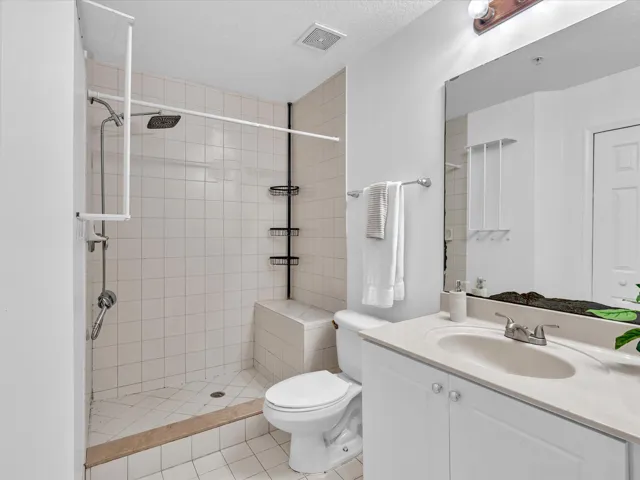 Full Guest Bathroom