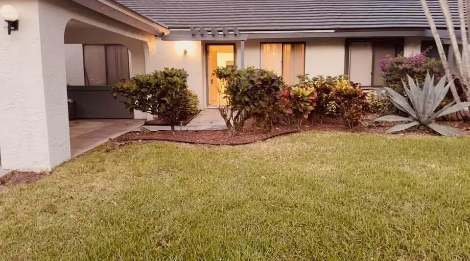10062 Hickorywood