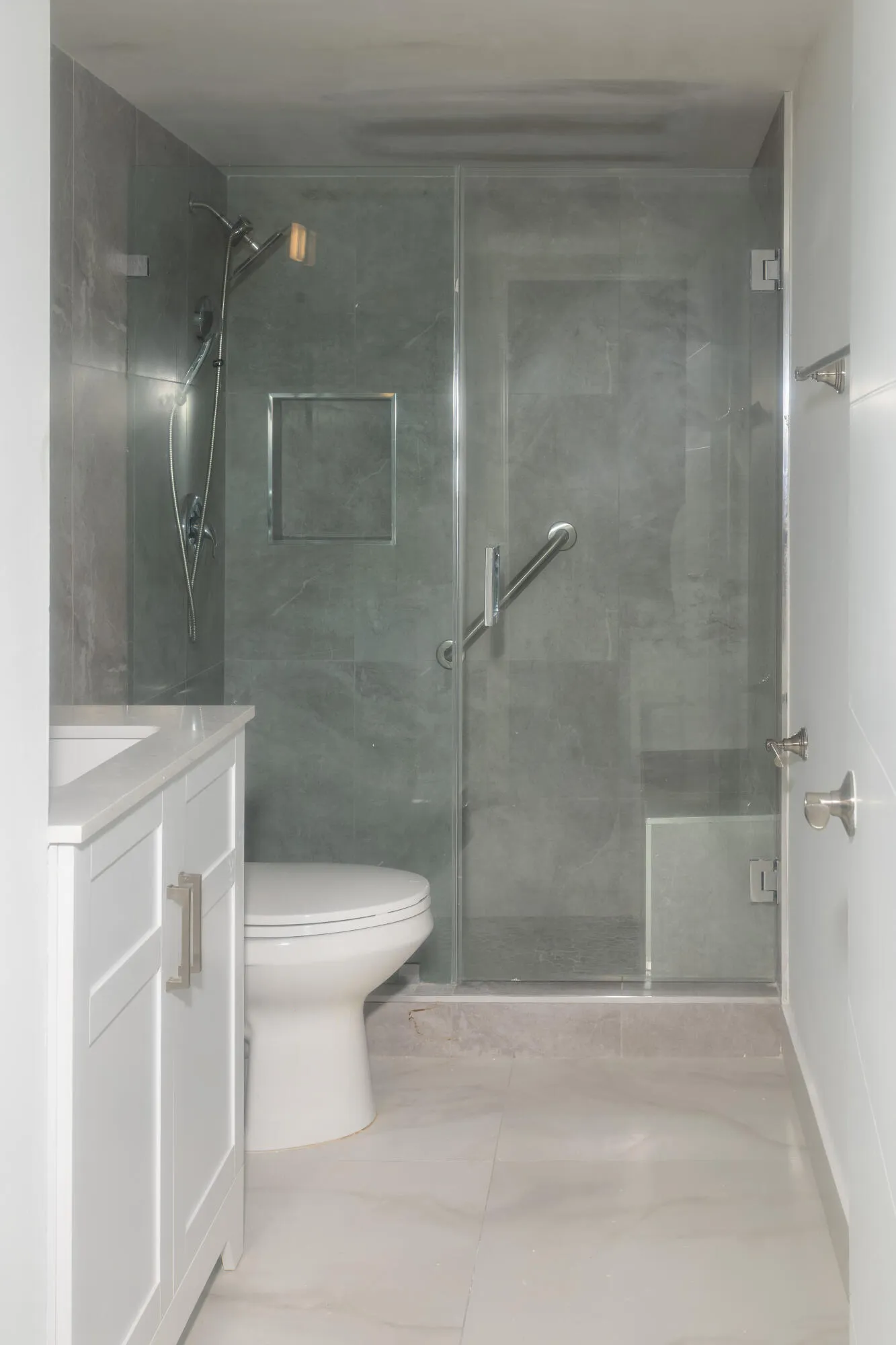 Master bathroom 2