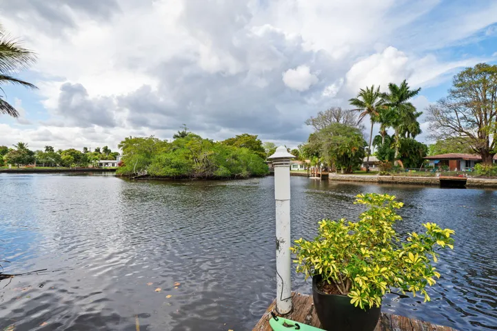 42-web-or-mls-349-ne-29th-st