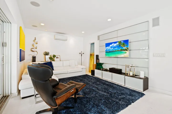 19-web-or-mls-349-ne-29th-st