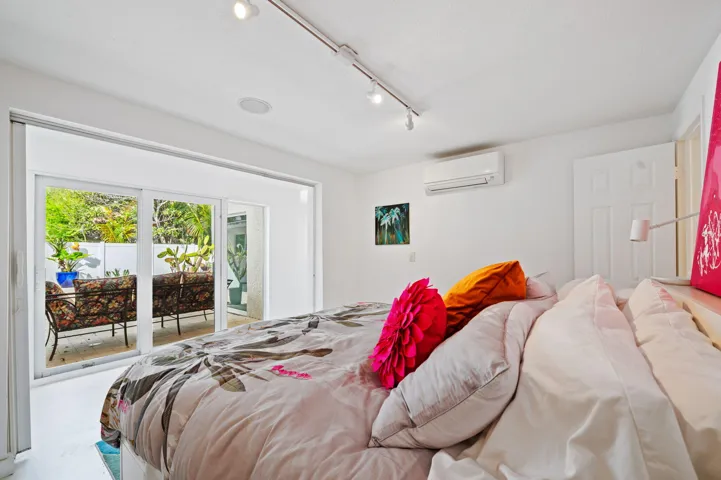 17-web-or-mls-349-ne-29th-st