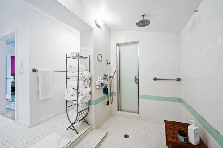 15-web-or-mls-349-ne-29th-st