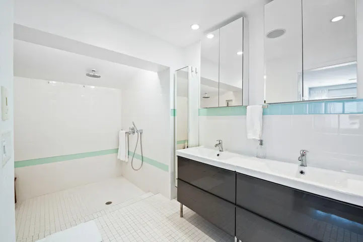 14-web-or-mls-349-ne-29th-st