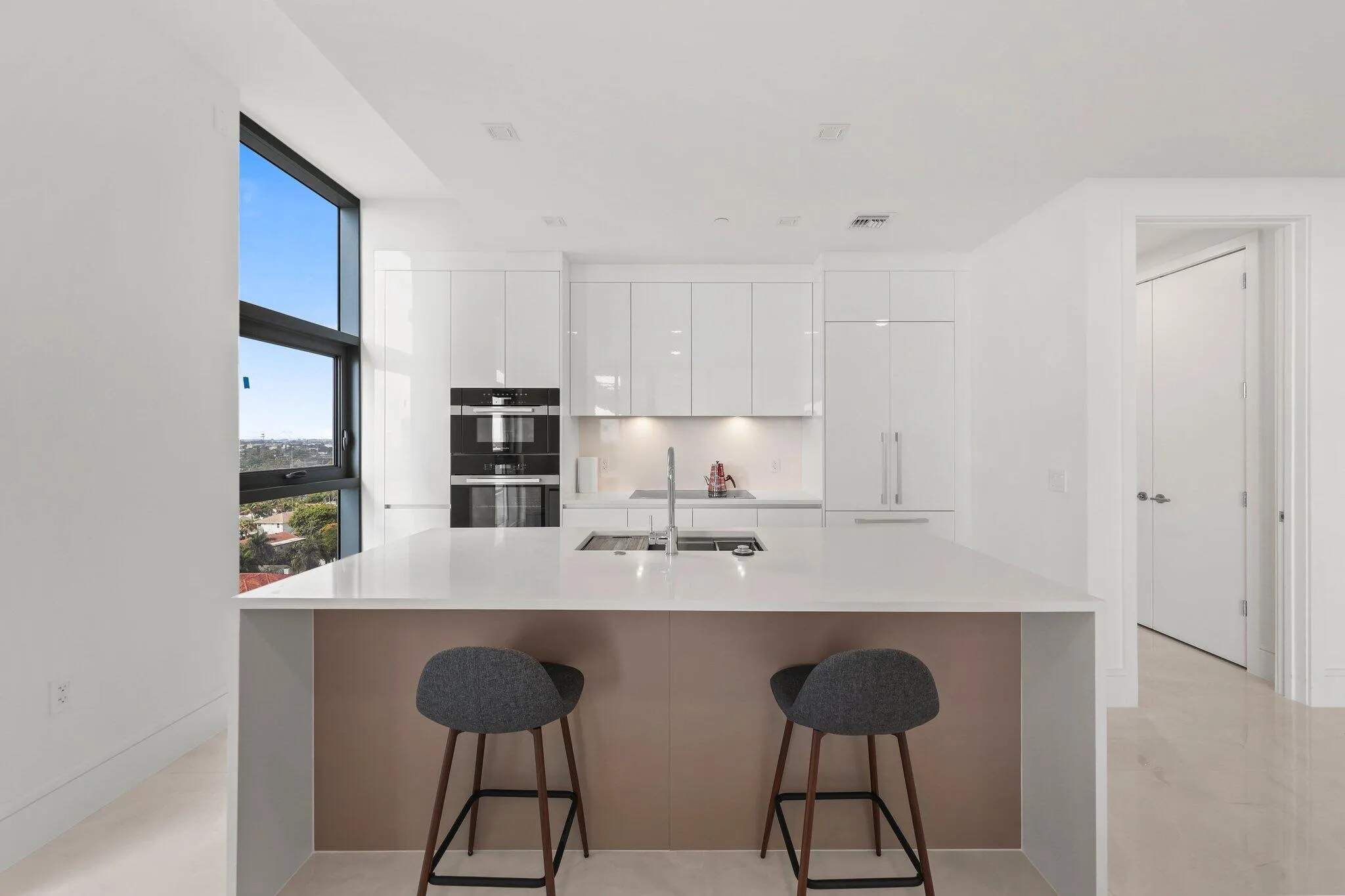 220 Lake Shore Drive - 35.jpg-SMALL