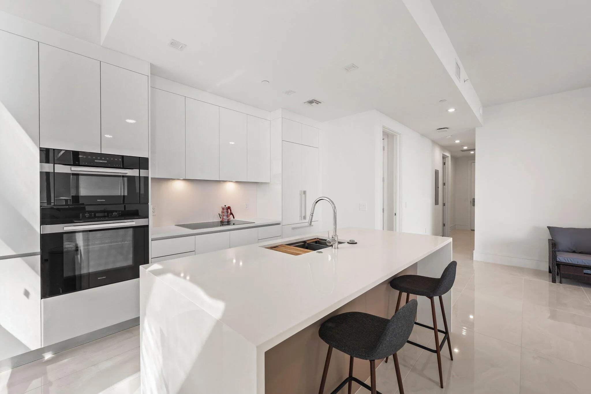 220 Lake Shore Drive - 36.jpg-SMALL