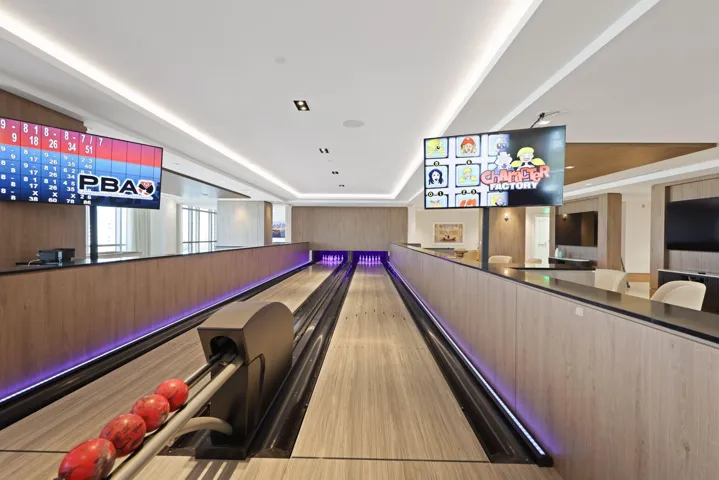 Nautilus 220/Bowling Alley/5th Floor