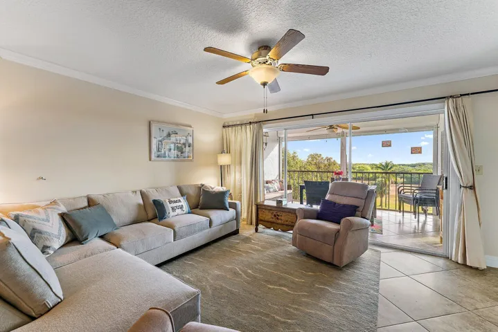 010-275PalmAveC402-Jupiter-FL-SMALL