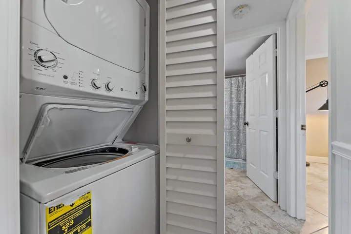 025-275PalmAveC402-Jupiter-FL-SMALL