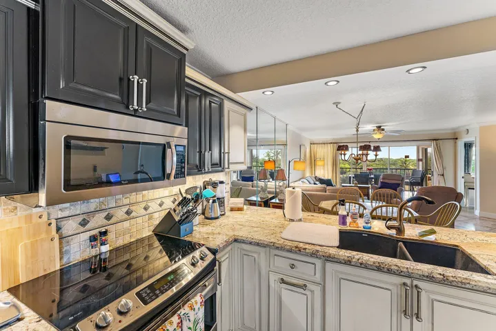 006-275PalmAveC402-Jupiter-FL-SMALL