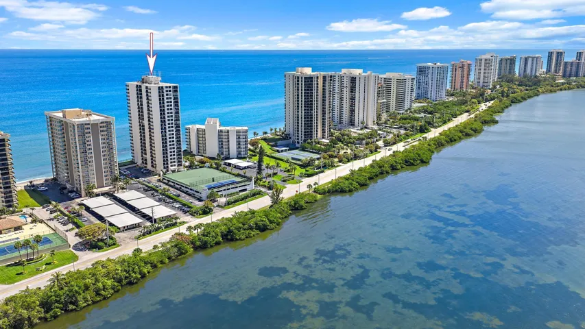 Excellent ocean and Intracoastal Waterway location.
