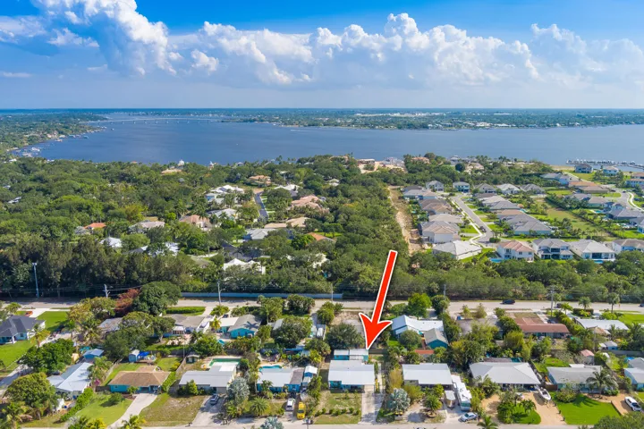 2574 NE Roberta St, Jensen Beach, FL 349
