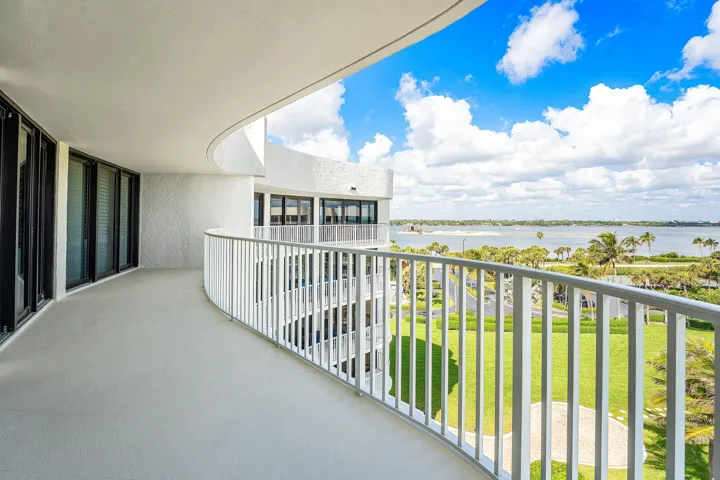031-3360SouthOceanBoulevard-6C-PalmBeach