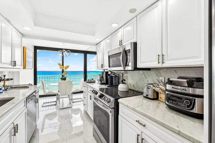 008-3360SouthOceanBoulevard-6C-PalmBeach
