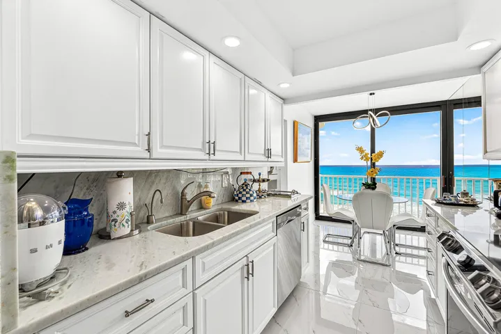 007-3360SouthOceanBoulevard-6C-PalmBeach