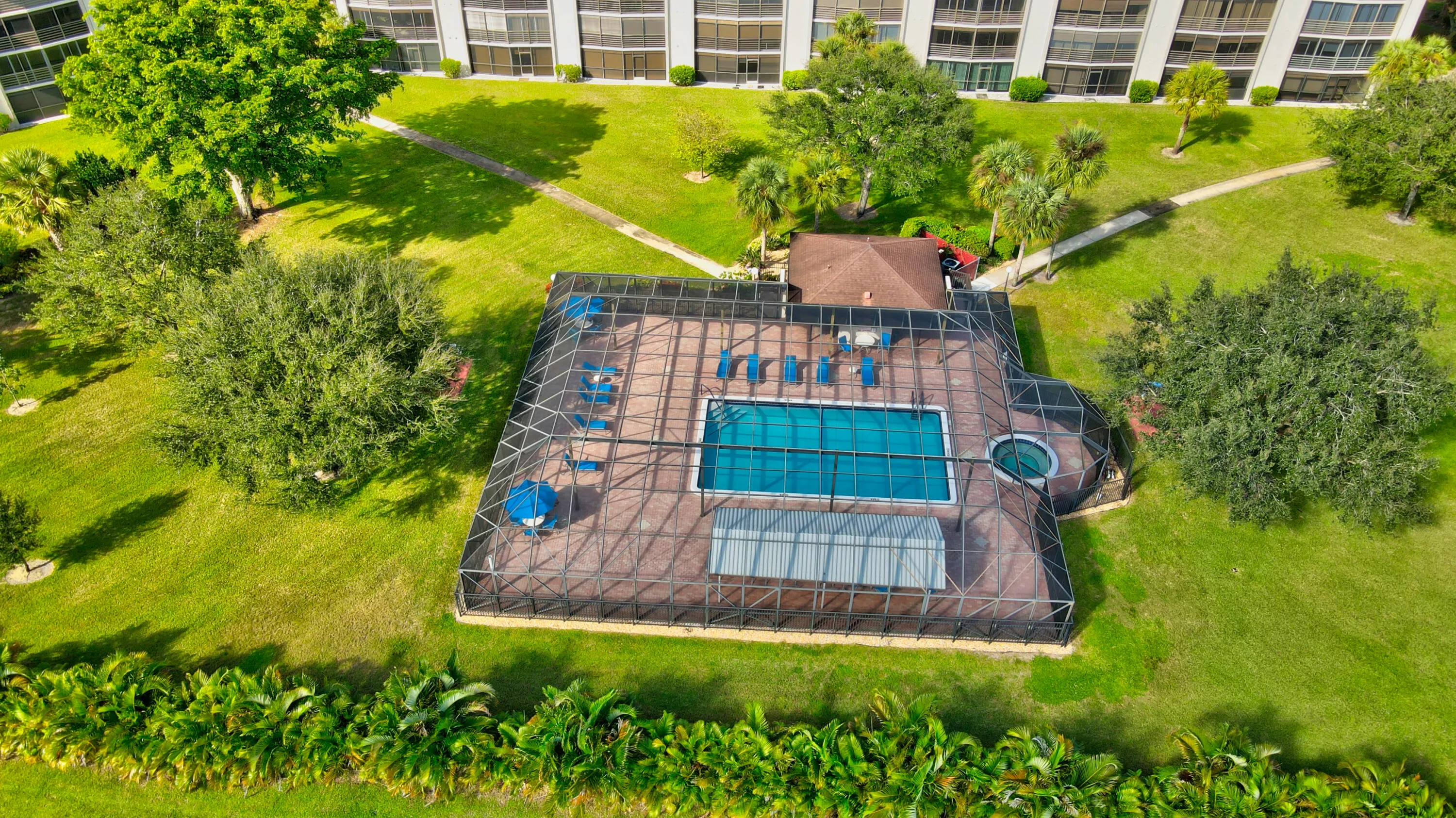 POOL #2 HEATED JACUZZI WIFI SHOWERS!